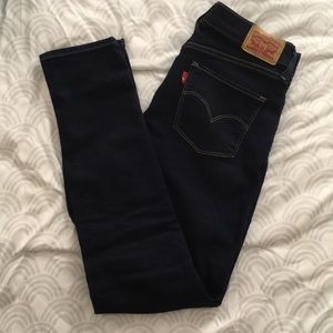 Levi’s shopping skinny jean 311